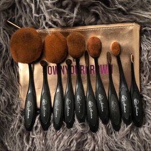 Oval Makeup Brush set